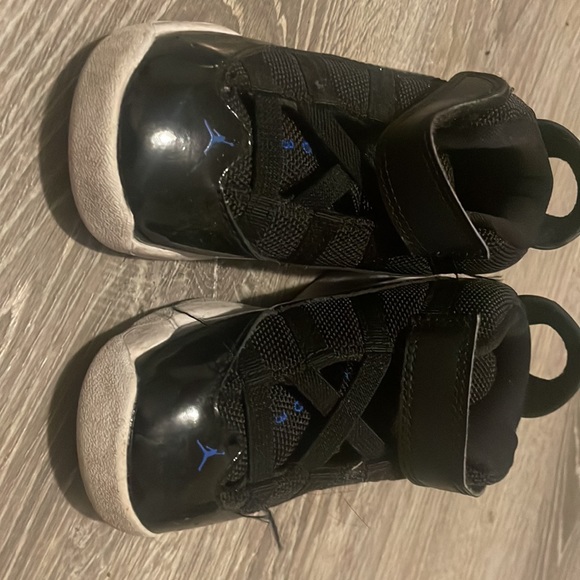 Air Jordan’s 11 retro space jam - Picture 4 of 4